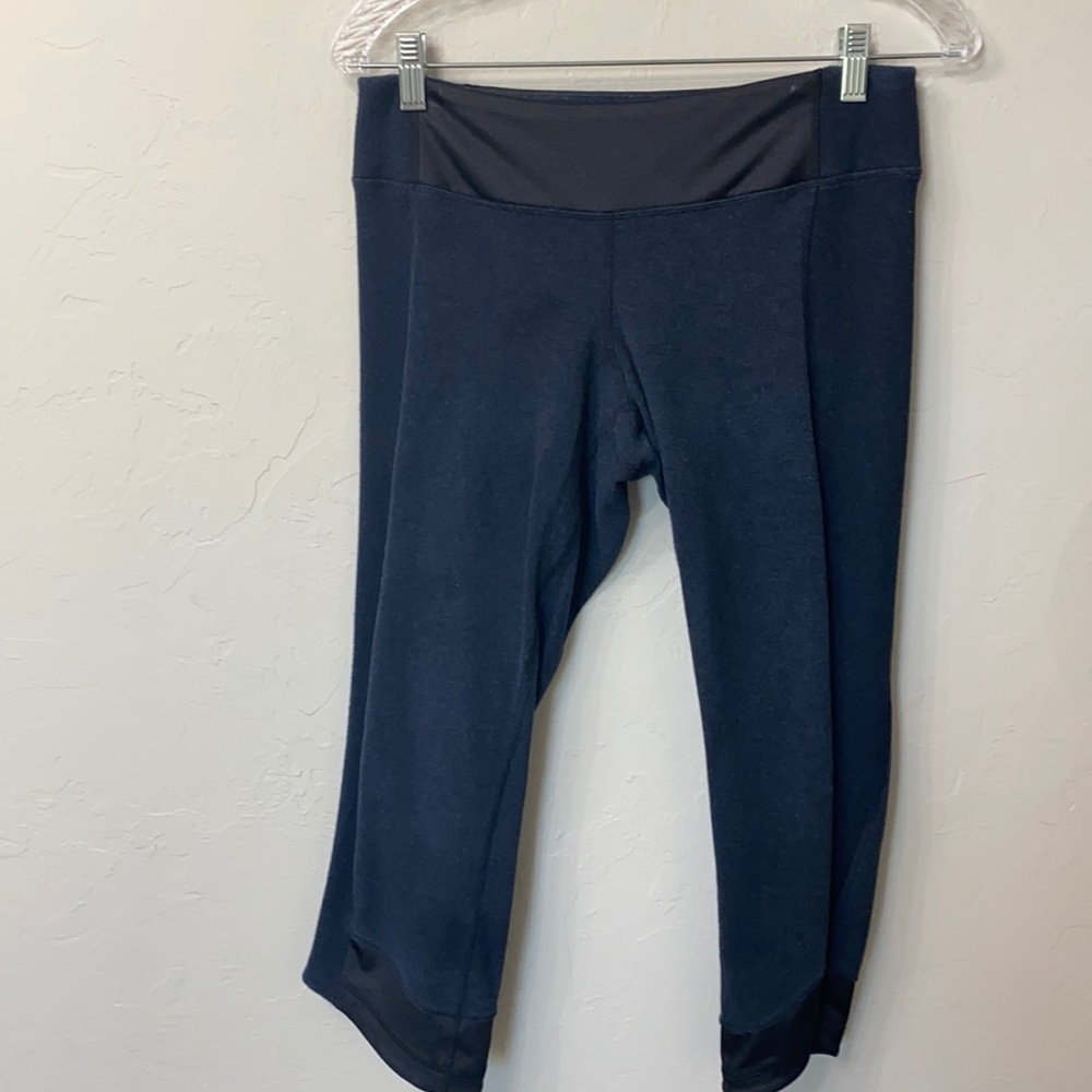 Lululemon blue crop leggings size 8